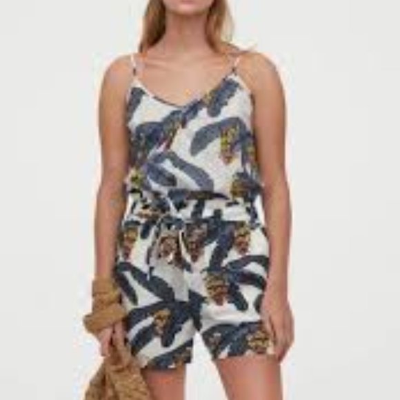 DESMOND & DEMPSEY x H&M Linen-blend Paper-bag Banana Leaves Exotic Belted Shorts - Picture 2 of 10